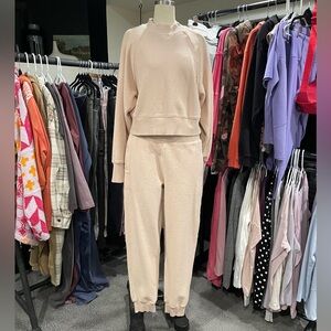 LIKE NEW UGG CREAM SWEATSUIT SET-XL